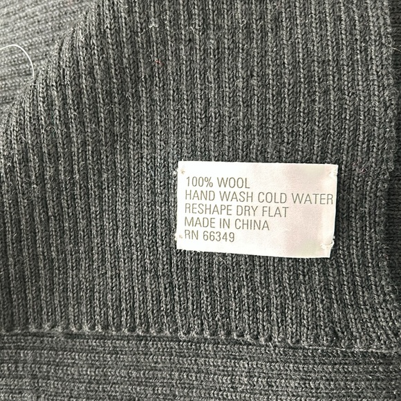 Black wool wrap - Picture 4 of 4